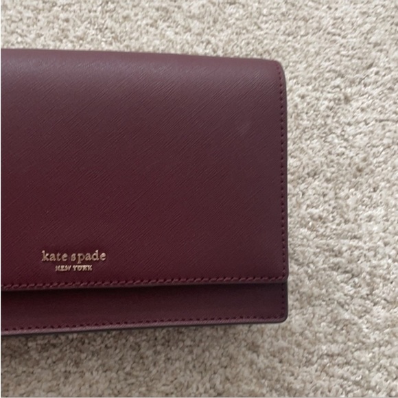 Kate Spade Maroon Crossbody Bag with Gold Chain Strap. - Picture 4 of 9